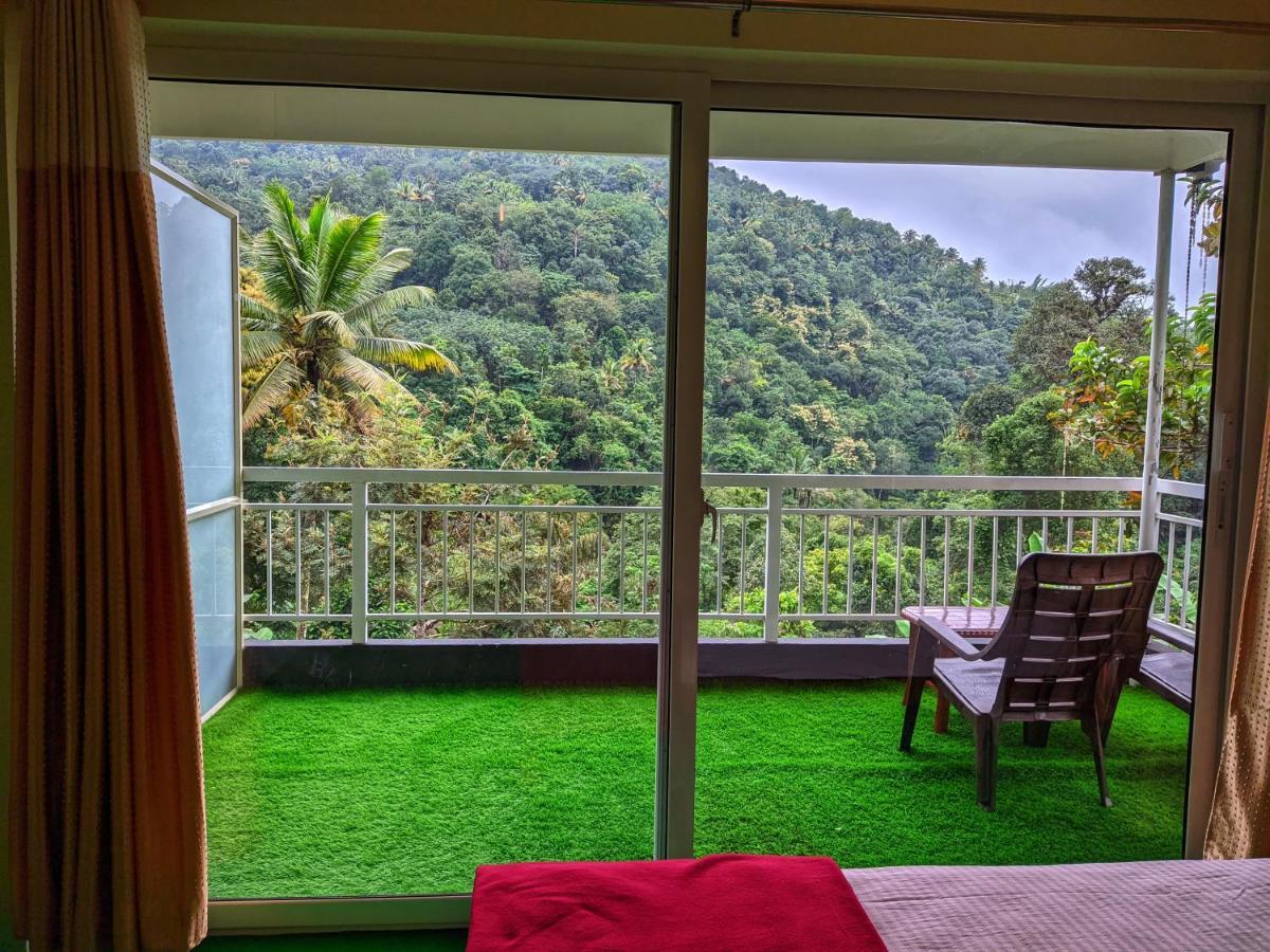Riverbench Homestay Munnar, Anaviratty Extérieur photo